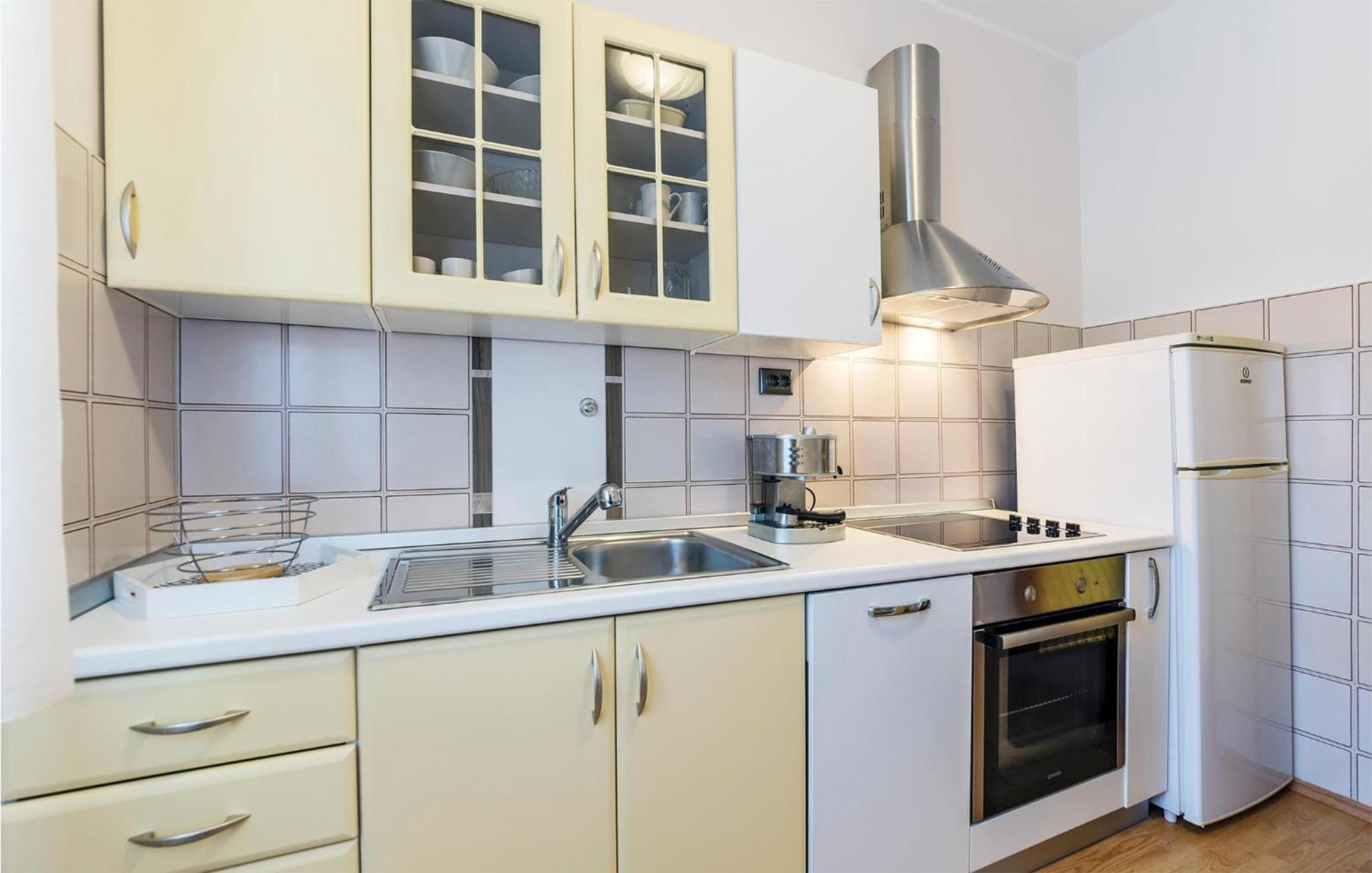 2 Bedroom Beautiful Apartment In Valtura Екстериор снимка