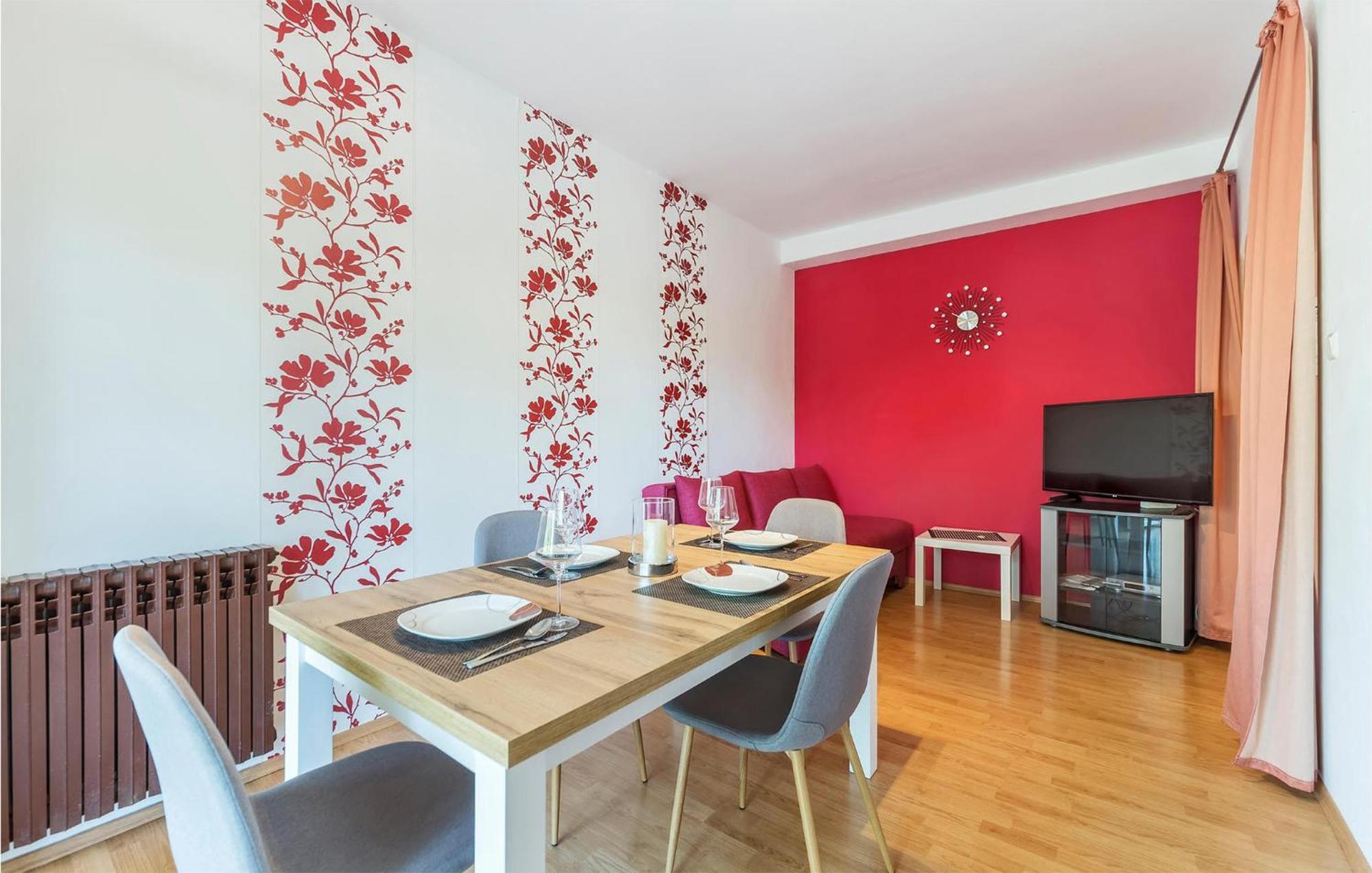 2 Bedroom Beautiful Apartment In Valtura Екстериор снимка